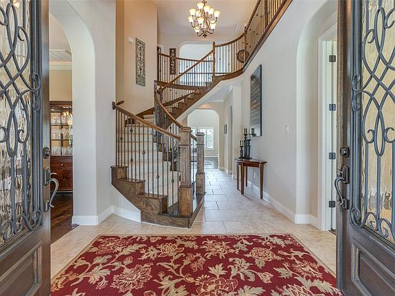 5th image of 127 Poppy Hills Dr