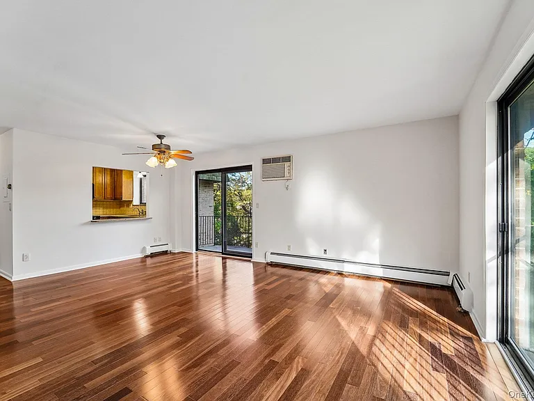 500 Central Park Ave #237 — Photo 2