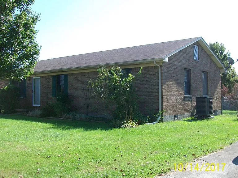 brick 3br/2 bath