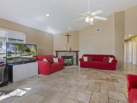 3rd image of 1048 McFarland Ave