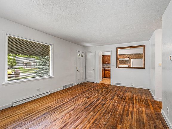 3rd image of 2320 Lawndale Ave