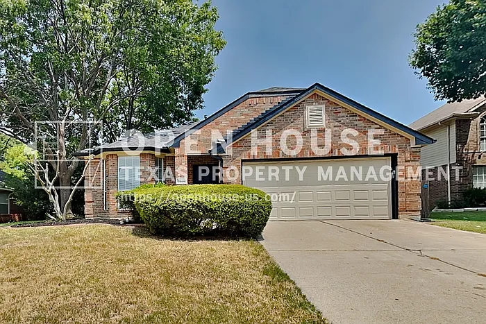 3 bed, 2.0 bath, 1945 sqft, $2,425 — Photo 1