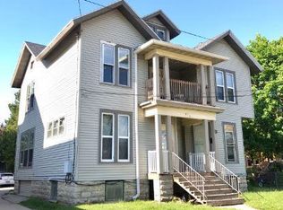 614 Amherst Ave APT B, Oshkosh, WI 54901