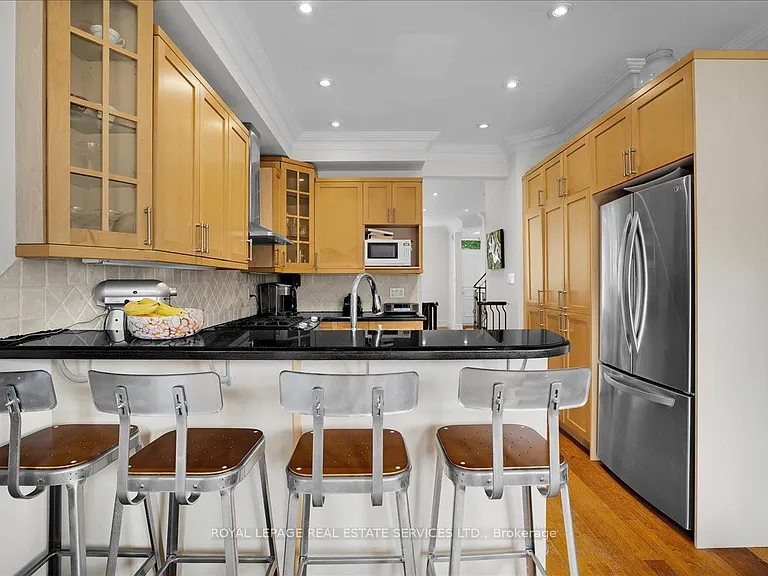 85 Bedford Park Ave — Photo 13