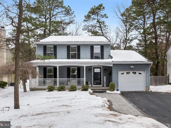 39 Lady Diana Cir, Marlton, NJ 08053