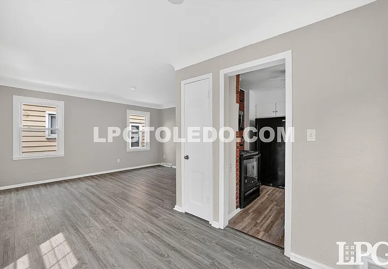 4406 Asbury Dr — Photo 11