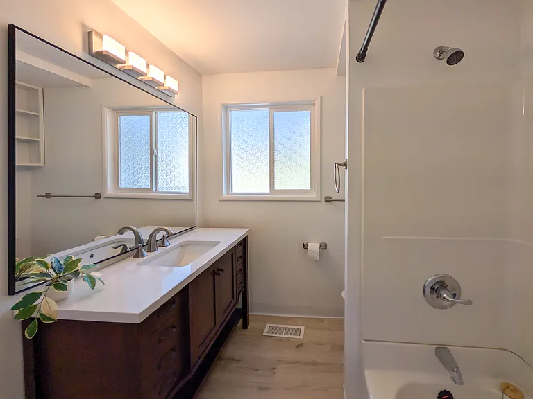 6025 NE Simpson St — Photo 26