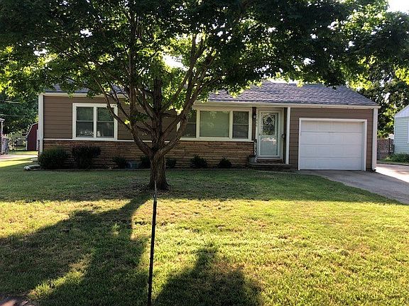 2nd image of 866 Plaza Dr