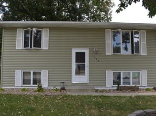 1200 N 5th St, Clear Lake, IA 50428