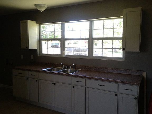 3rd image of 500 Johnson Ave