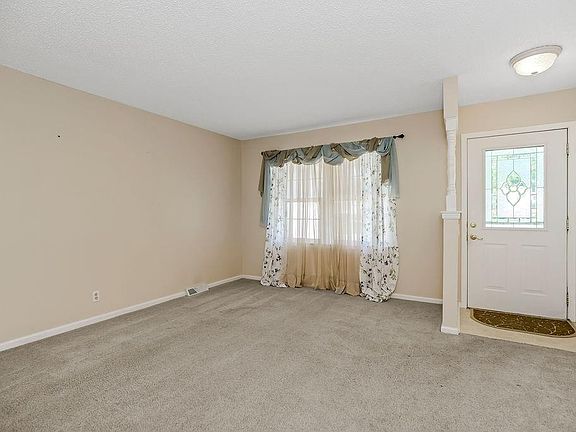 3rd image of 8705 W 94th St