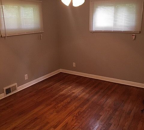 4th image of 102 Pembrook Dr
