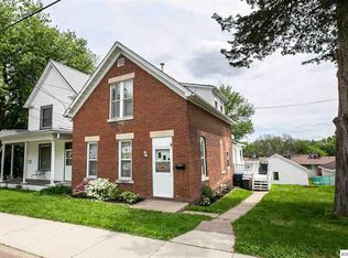 2764 Broadway St, Dubuque, IA 52001