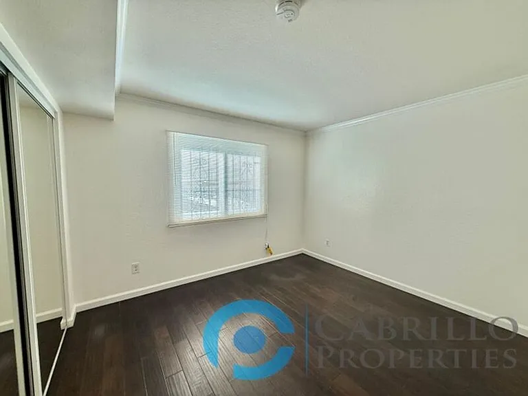 2828 Famosa Blvd #102 — Photo 14