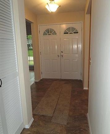 2nd image of 3900 Woodcrest Dr