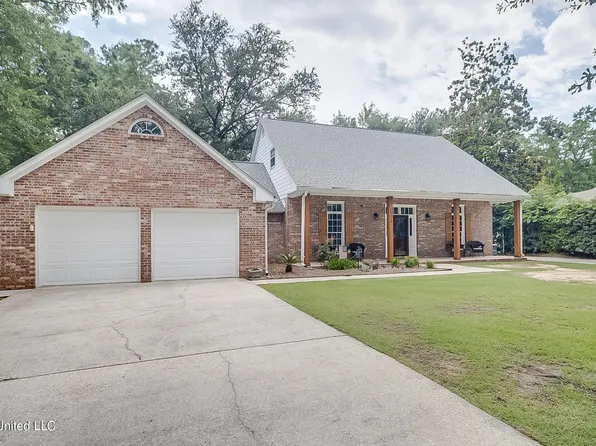 13813 Mesa Rd, Ocean Springs, MS 39564