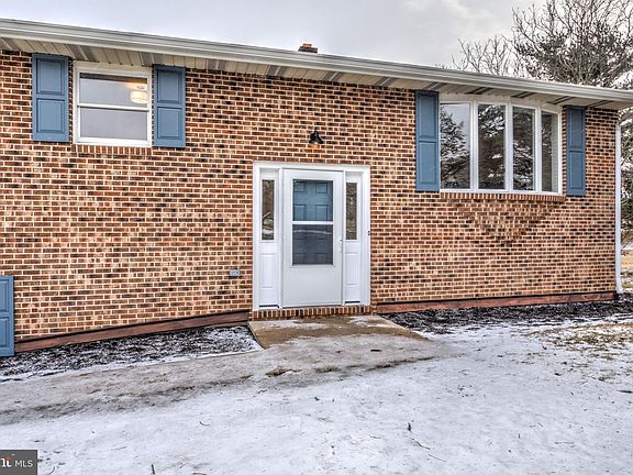 3rd image of 1370 Twigg Ave