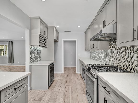 2nd image of 7255 Shoshone Ave