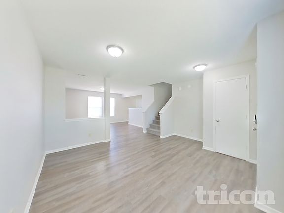 3rd image of 756 Hickory Pine Dr