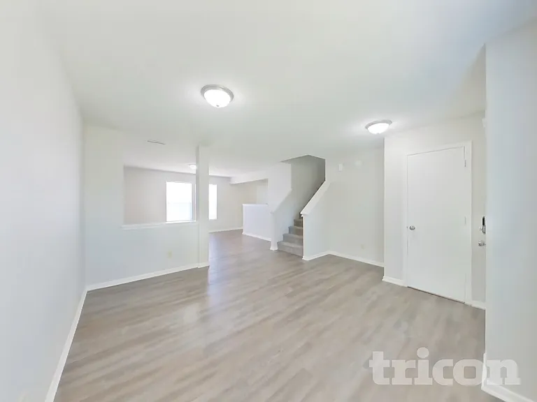 756 Hickory Pine Dr — Photo 3