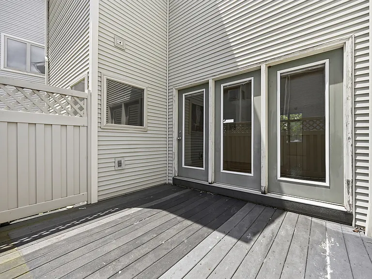 251 Carron St — Photo 35