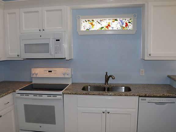 4th image of 1318 Avenue M 1/2