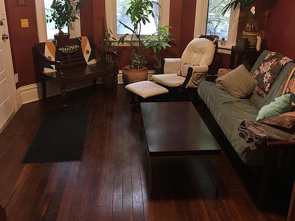 2nd image of 1527 W Wellington Ave #1