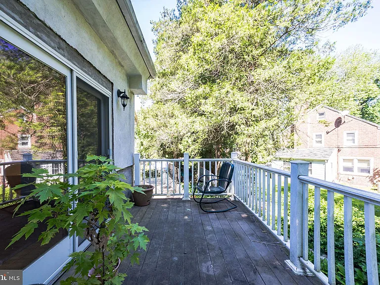 800 E Cathedral Rd #2 — Photo 24