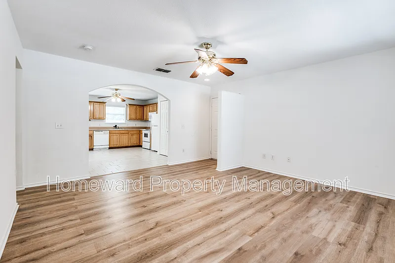 2 bed, 1.0 bath, 990 sqft, $1,595 — Photo 4