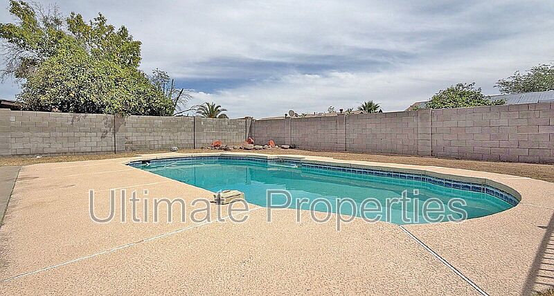 1st image of 1547 W Kerry Ln