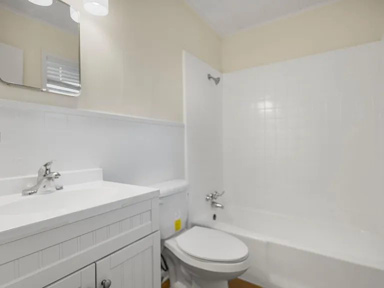 Villa North Apartments - 1 bedroom apartment — Photo 22