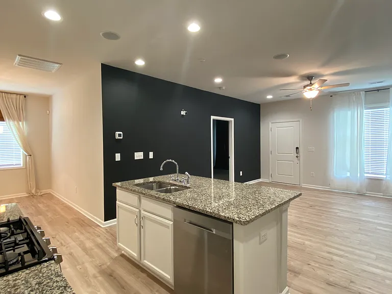 221 Scenic Rd — Photo 10
