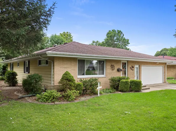 900 Briarcliff Dr, Rantoul, IL 61866