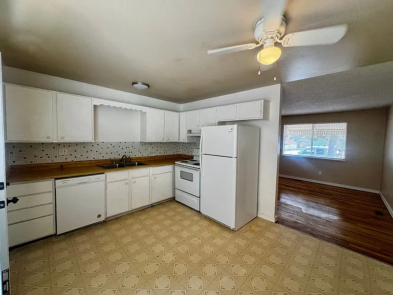 1156 Mount Werner Cir — Photo 8