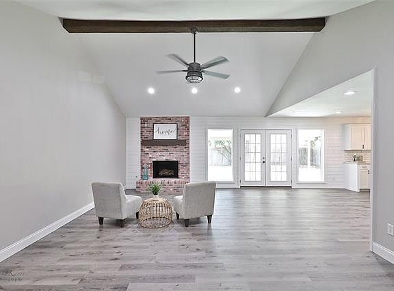 3rd image of 3117 Primrose Dr