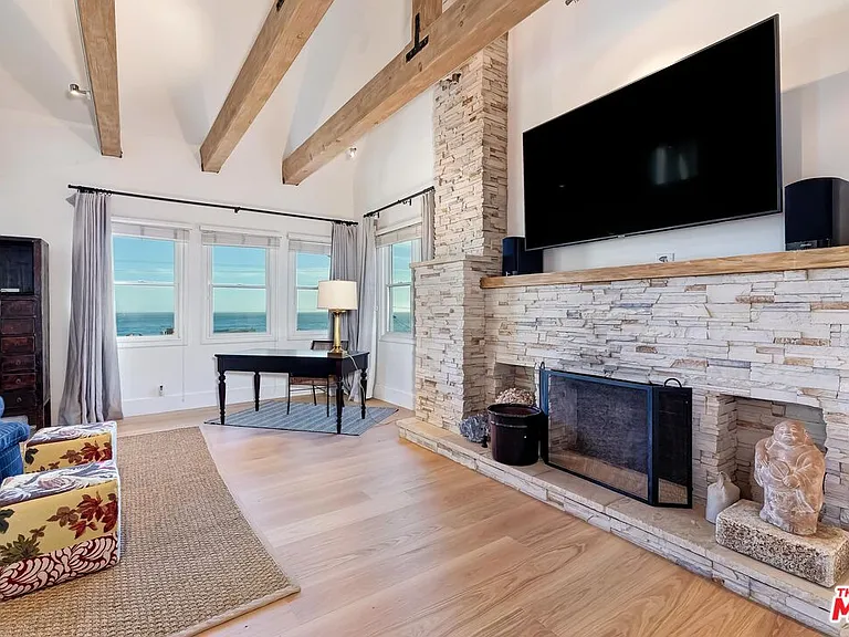 25129 Malibu Rd — Photo 26