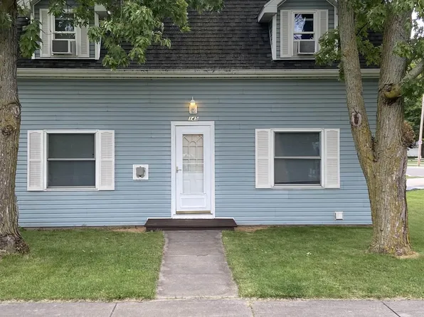 145 S Johnson St, Merrill, MI 48637