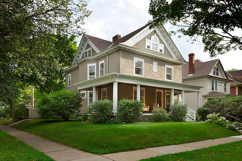 1st image of 924 Goodrich Ave