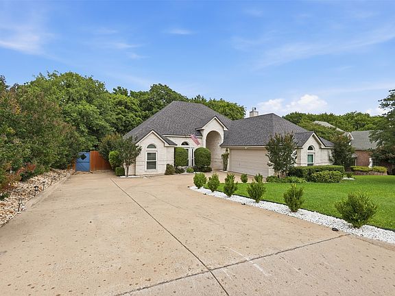 2nd image of 2105 Country Brook Dr
