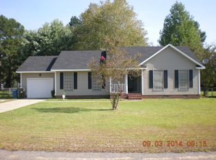 6828 Woodmark Dr, Fayetteville, NC 28314