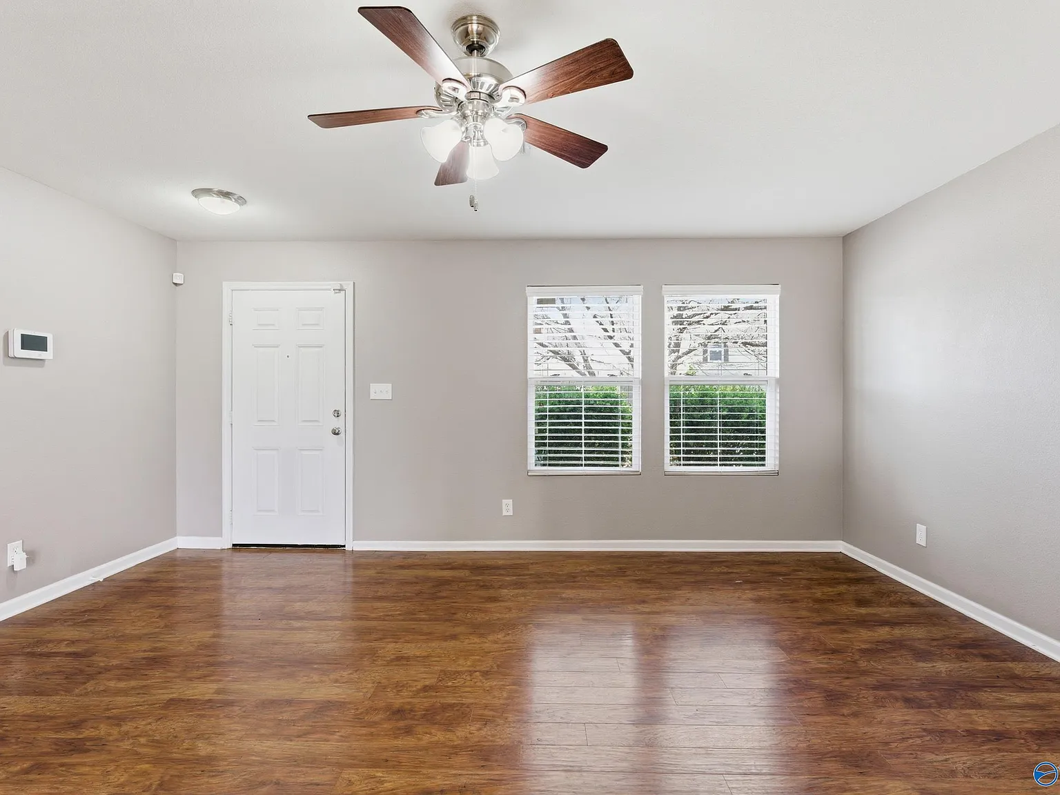 3 bed, 2.0 bath, 1600 sqft, $1,600 — Photo 3