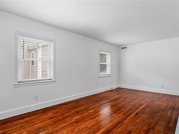 4th image of 1415 Seminole Dr