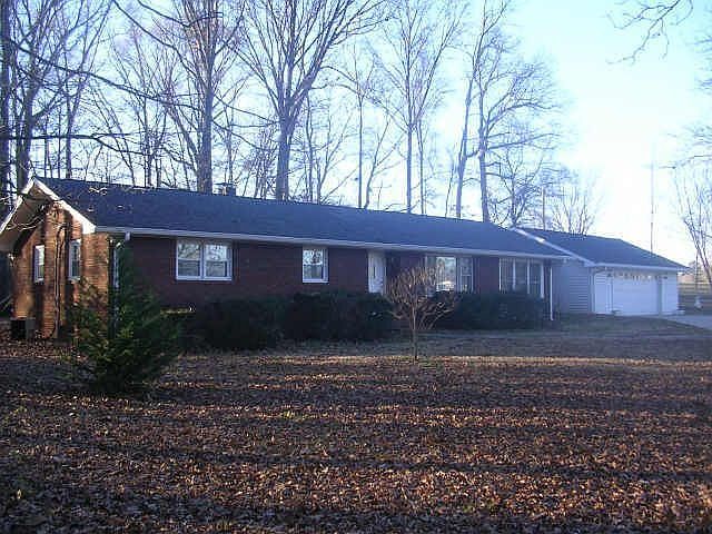 2nd image of 692 Allen Anderson Rd