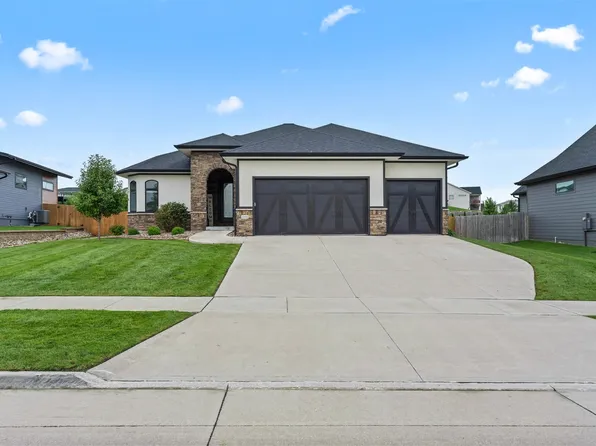2550 Belmont Blvd, Waukee, IA 50263