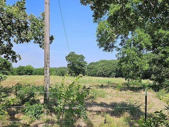 5th image of 1651 Desvoignes Rd
