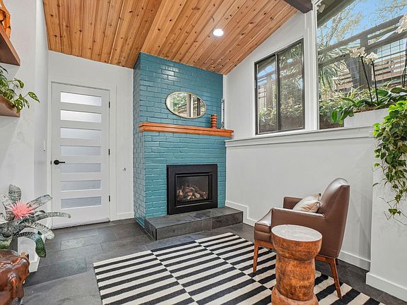 5th image of 221 D Street