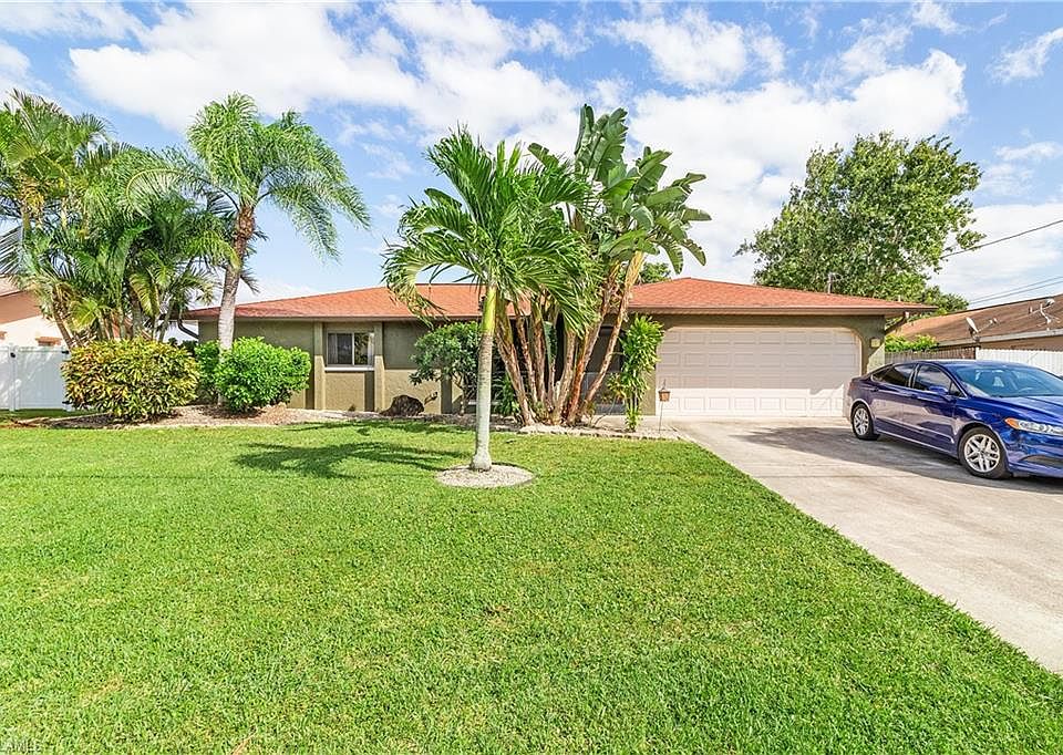 1st image of 807 SE 20th Pl