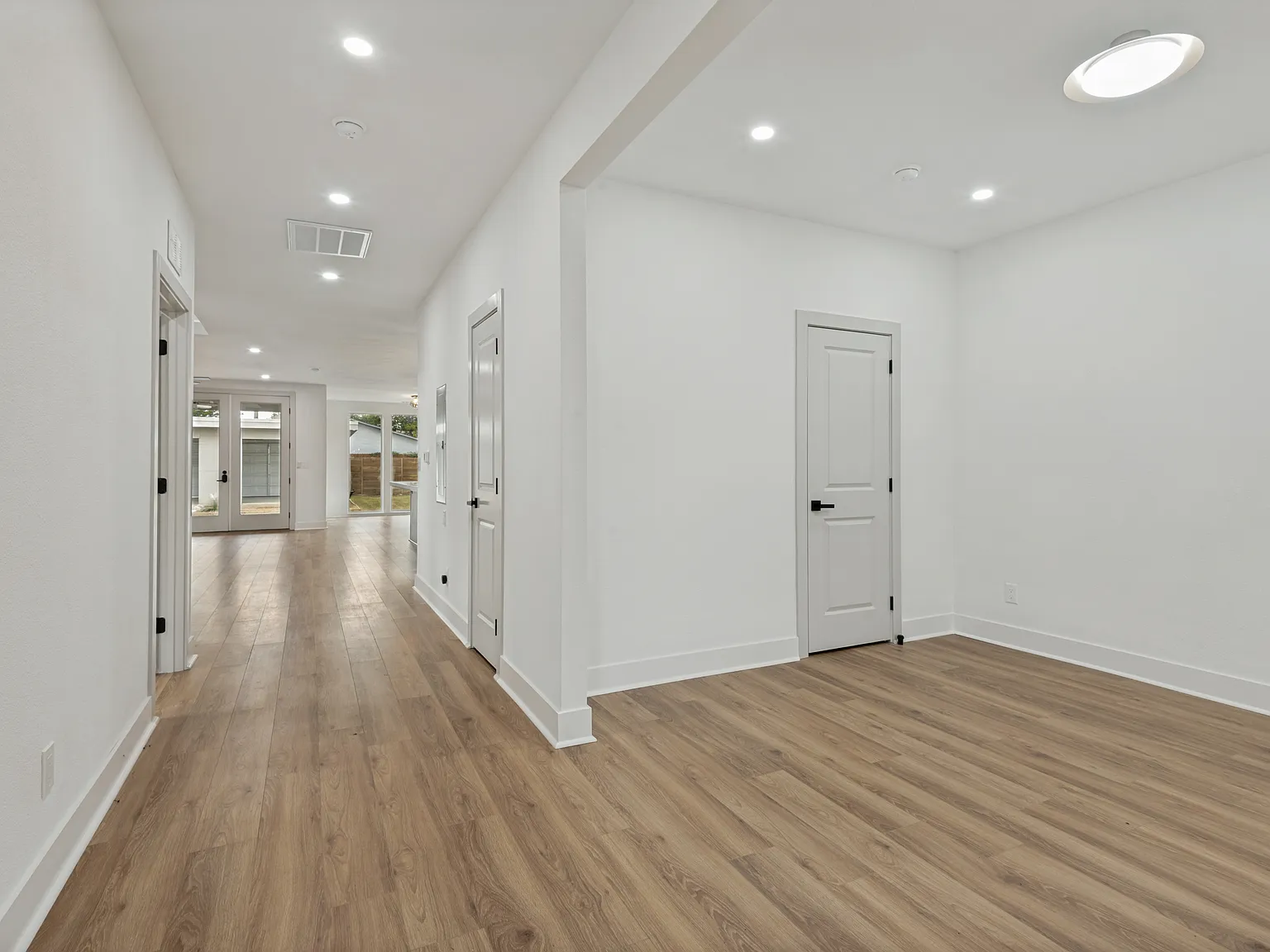 3 bed, 2314 sqft, $3,500 — Photo 4