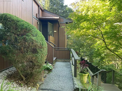 393 Martling Ave Photo 1
