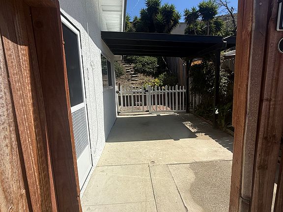 3rd image of 419 Lawrence Dr #B